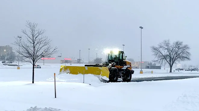 Can outdoor events be delayed Weather Related Event Closings?