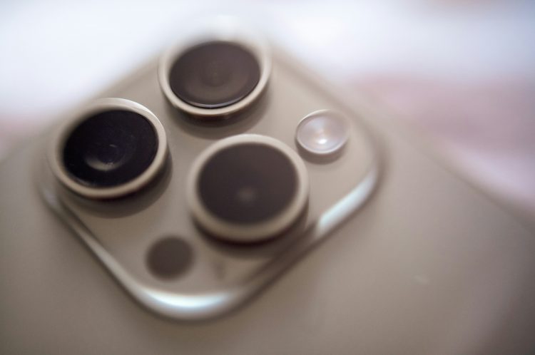 Apple supplier Lens Tech seeks up to 6 million in Hong Kong listing